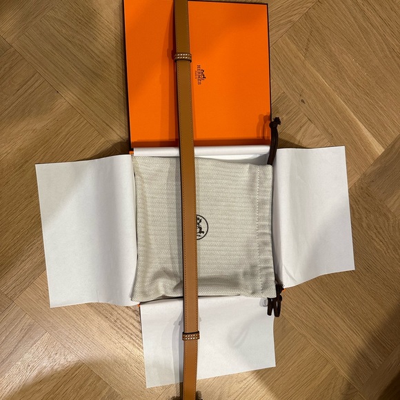 Hermes Kelly Buckle Belt - Gold with Palladium hardware - Picture 3 of 11